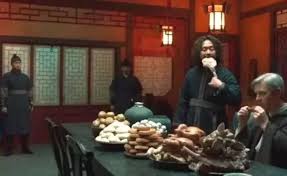 중국풍 소품은 인물들의 '한양과 멀리 떨어진 위치'를 설명하기 위한 설정이었다. Yog9nxmrssnhfm