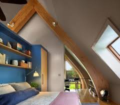 Jugendzimmer Schrage Fenster Holz Konstruktion Dekorativ Beleuchtung Deckengestaltung Schlafzimmer Gastezimmereinrichtung Design Fur Zuhause