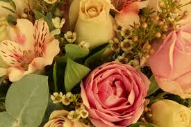 Roses are valentine's day favorites! Deal Stack That Gets 20 Off Flower Delivery For Valentine S Day Wales Online