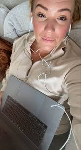 Nina Levin's Instagram, Twitter & Facebook