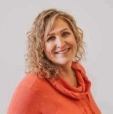 Shelley Kyser's Instagram, Twitter & Facebook