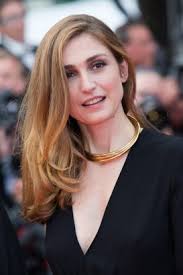 Julie Gayet "met la pression" à François Hollande pour officialiser leur  idylle