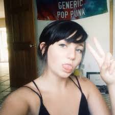 Ashlyn Mooney's Instagram, Twitter & Facebook