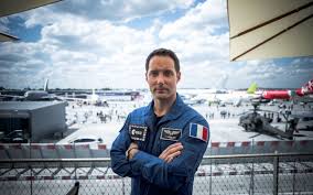 Lors de sa première sortie dans l'espace le spationaute confiera: Thomas Pesquet Sera Le Prochain Commandant De La Station Spatiale Internationale