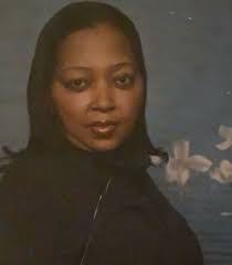 Gloria Kidd's Instagram, Twitter & Facebook