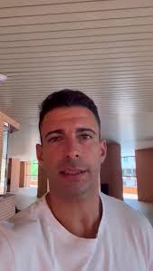 También se une a esta gran iniciativa el recortador de toros Jonathan  Estébanez El Peta que también pide que se instaure en Valencia el  #FestivalMemoriaDeAdrian todos los años para la lucha contra el ...