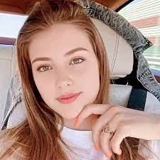 Good morning you look very pretty 🥰 today 💞