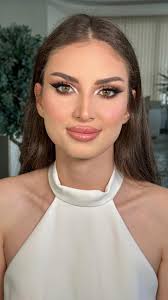 Kaşların doğru şekillendirilmesi makyajda önemli 👌🏻✨