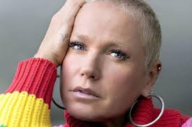 Na abertura do programa dancing brasil, a apresentadora xuxa meneghel mostrou que também vai dançar muito e escolheu o. Xuxa Anda De Metro No Brasil Pela Primeira Vez E Comenta Como Foi