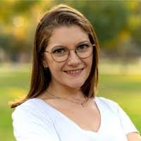 Marion Kern's Instagram, Twitter & Facebook