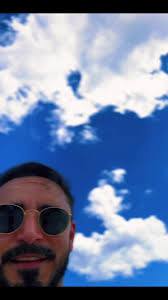 Gay Che Cammina in Spiaggia