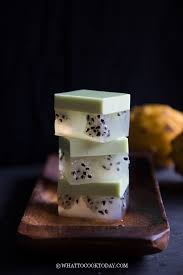 Dragon Fruit Pitahaya Agar Agar Cake Learn How To Make This Easy Light And Refreshing Dragon Frui Fruit Jelly Recipe Layered Pumpkin Dessert Jelly Desserts