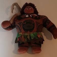 He promises to stick by moana and distracts te kā while she returns te fiti's heart to the spiral on the island. Disney Toys Disney Store Moana Maui Plush Toy 6 Demi God Poshmark