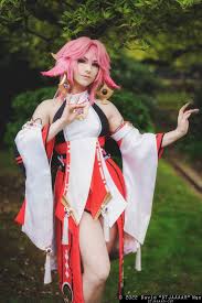 DTJAAAAM on X: Genshin Impacts Yae Miko cosplayed by @BukkitBrown!  cosplay sakuracon sakuracon2022 t.coW21CIK3oim  X
