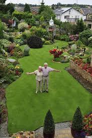Der Schonste Und Makelloseste Garten In England Der England Garten Makelloseste Schonste Visua Beautiful Gardens Backyard Landscaping Garden Design