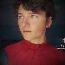 Kyle Mayes's Instagram, Twitter & Facebook