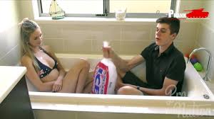 BFvsGF - SEKSİ BANYO MEYDAN! - BFvsGF - SEXY BATH CHALLENGE! - Dailymotion  Video