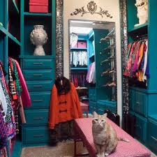No matter how small, it is possible to have a beautiful home that both you and your cat share. 75 Beautiful Small Dressing Room Pictures Ideas July 2021 Houzz