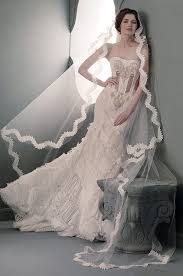 Rom Blushers To Mantillas Lace And Tulle Finding A Wedding Veil That Matches Your Style Is A Breez Wedding Dresses Dream Wedding Dresses Sheath Wedding Dress