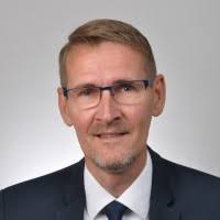 100+ Profile mit dem Suchbegriff „Ehrke“