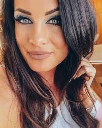 Hello December Make excuses or make it happen You know which one l'll do  ✌🏼🖤