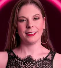 Alicia Maze's Instagram, Twitter & Facebook