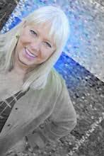 Denise Landis's Instagram, Twitter & Facebook