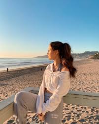 Sydney Serena On Instagram Socks N Crocs Selfie Poses Instagram Photography Poses Insta Photo Ideas