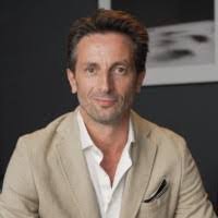 Charles Streeter's Instagram, Twitter & Facebook