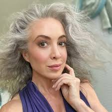 오, 나 실제로 한 번 입었어. 솔직히 그녀는 미인이야. 그녀는 아무 데도 가지 않아... 이런 조각은 내가 감정 오버라이드라고  부른다. 그들은 당신을 기분 좋게 만들기 때문에 편집 규칙을 제외합니다.