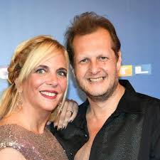 Büchner-Witwe eröffnet Café: Situation eskaliert, Polizei kommt