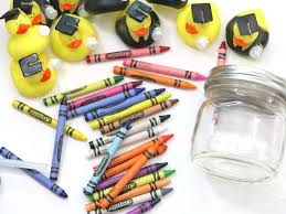 Have you been thinking about purchasing a graduation gift? Diy Easy Kindergarten Graduation Gift A Keepsake Jar Mommy Snippets