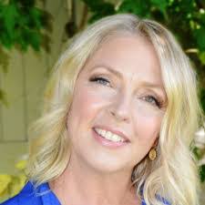 Lyndsey Schroeder's Instagram, Twitter & Facebook