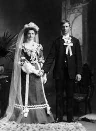 The Are Dressed In Traditional Volga German Wedding Attire Description From Volgagermans Net I Searched For This On Bing Com Images Wolga
