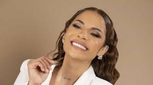 Fuera de Liga", el programa de temporada de Verónica Batista