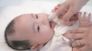 Cara mengatasi atau menghilangkan ruam susu pada bayi yang pertama adalah dengan menggunakan bunga melati. Cara Bedakan Lidah Bayi Yang Putih Karena Susu Atau Jamur Kumparan Com