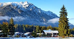 Grainau — original name in latin grainau name in other language state code de continent/city europe/berlin longitude 47.47614 latitude 11.02405 altitude 749 population 3674 date 2012 01 03 … Grainau Ferienhaus Wetterstein