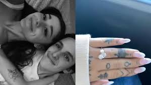 Ariana grande's new single, 7 rings, will drop january 18th. Welcome To Ladun Liadi S Blog Ariana Grande Is Engaged Shows Off Massive Diamond Ring From Boyfriend Dalton Gomez