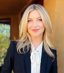 Cassandra Dowell's Instagram, Twitter & Facebook