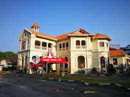 This branch is particularly outstanding, as it is housed in a. Limburg George Town