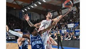 Patrick Oatman naked seeking to release some tension in this intimate encounter