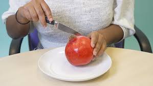 How to deseed a pomegranate. Does This Pomegranate Cutting Hack Actually Work Metro News