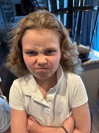 There should definitely be more fanart of Bae with her hair down.