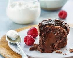 Cœurs Coulants Au Chocolat Rezept In 2020 Schokoladen Kuchen Schokoladenkuchen Schokoladenkuchen Mit Flussigem Kern