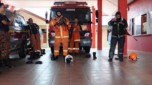 Montaj dinner pegawai bomba siri 1 2017. Fire And Rescue Bomba Malaysia Ppe Challenge Firefighter Vs Fire Chief Youtube