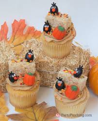 Leckere desserts zum selber machen: Crow Cupcakes For Harvest Halloween Fall Autumn Thanksgiving Parties Recipe Thanksgiving Cupcakes Thanksgiving Cakes Thanksgiving Desserts