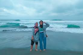 Salah satu kunjungan wisata populer untuk htm pantai ancol anda akan dikenakan biaya lahan parkir dan juga tiket masuk perorangnya 25k untuk weekday dan 25k untuk weekend. Tiket Masuk Pantai Popoh 2021 Pantai Ombak Mati Harga Tiket Masuk Spot Foto Terbaru 2021 Mcc Genx