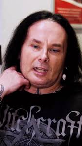 The one and only @danifilthofficial talks us through classic @cradleoffilth  video Her Ghost In The Fog 👻 #cradleoffilth #danifilth #blackmetal  #extrememetal