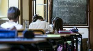 Scuola elementare è un film del 1954 diretto da alberto lattuada. Covid Positivi 12 Bambini Di 8 Anni E Due Maestre Chiusa Scuola Elementare Nel Teramano