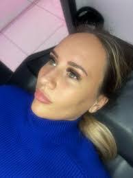 Julie Holbert's Instagram, Twitter & Facebook